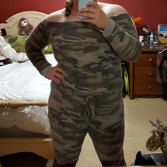 Fashion Nova Camo Jumpsuit - Picture 3 of 5